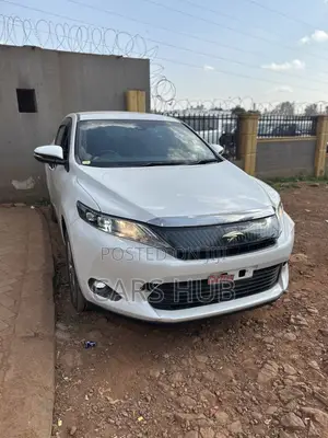 Toyota Harrier 2.0 2016 White