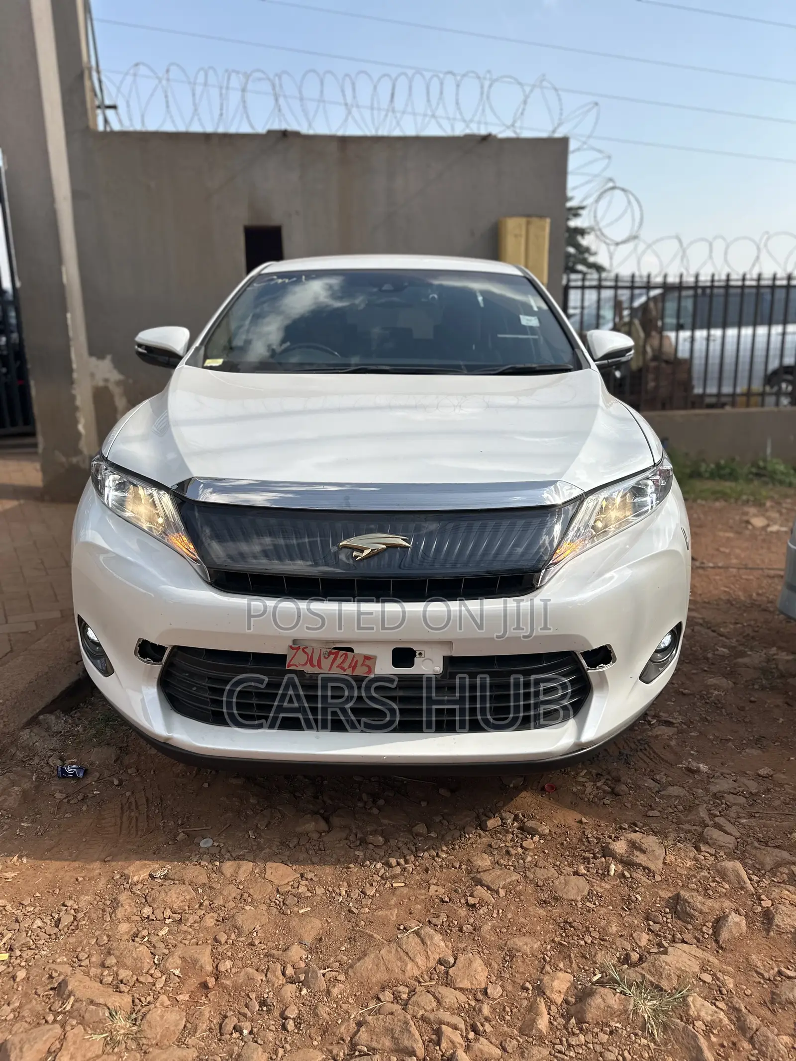 Toyota Harrier 2.0 2016 White