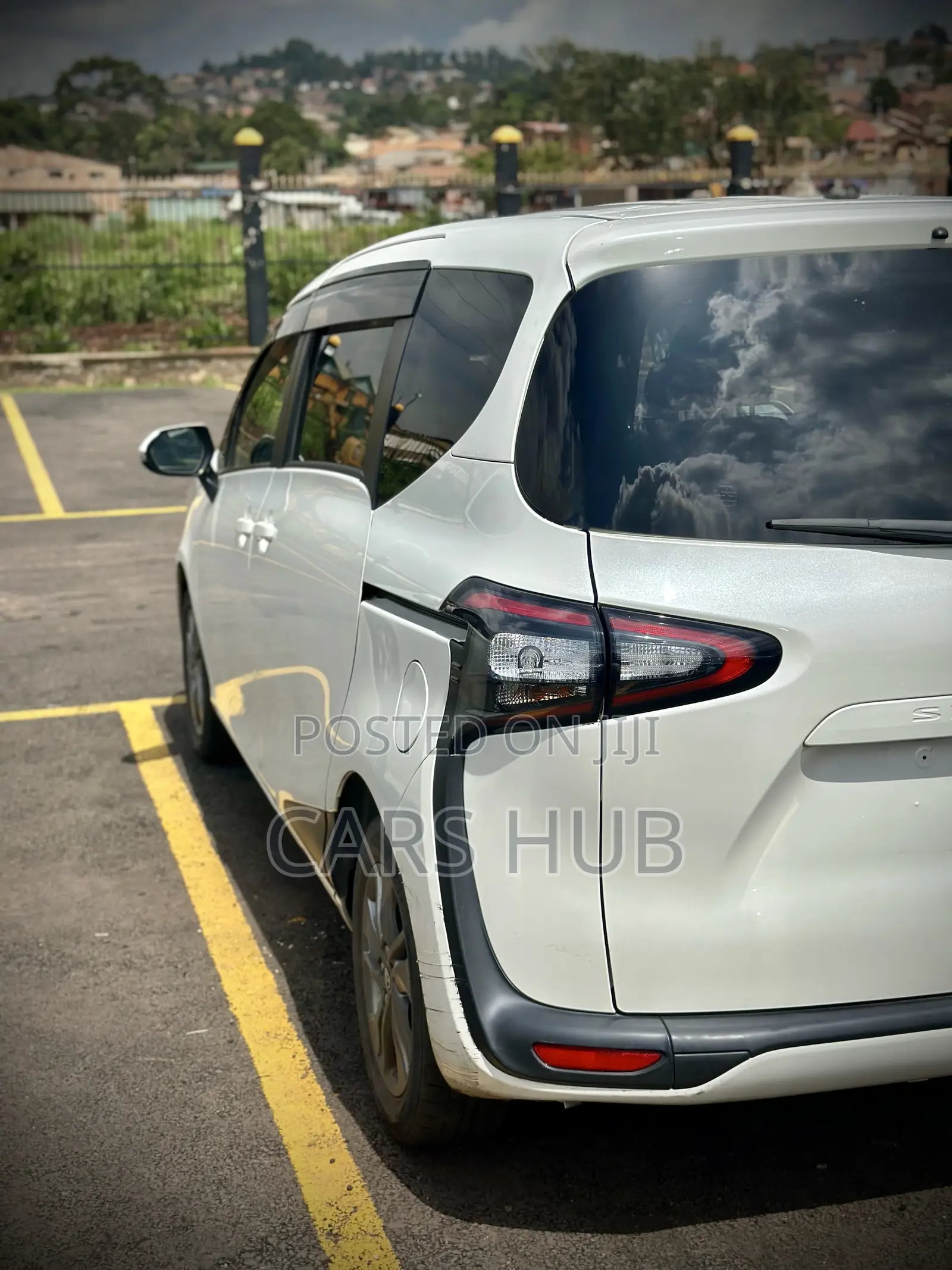 Toyota Sienta 1.5 AWD 2016 White
