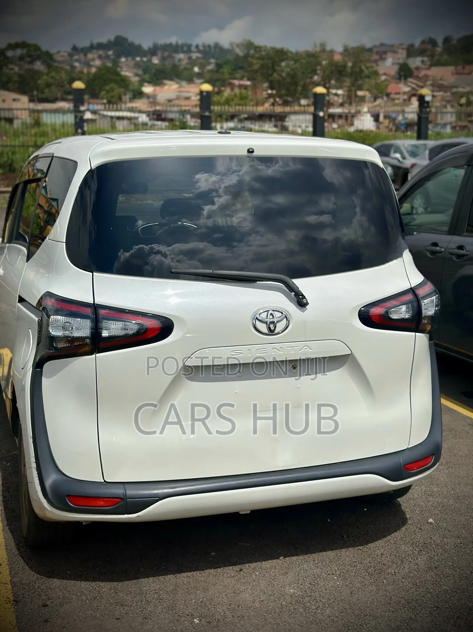 Toyota Sienta 1.5 AWD 2016 White