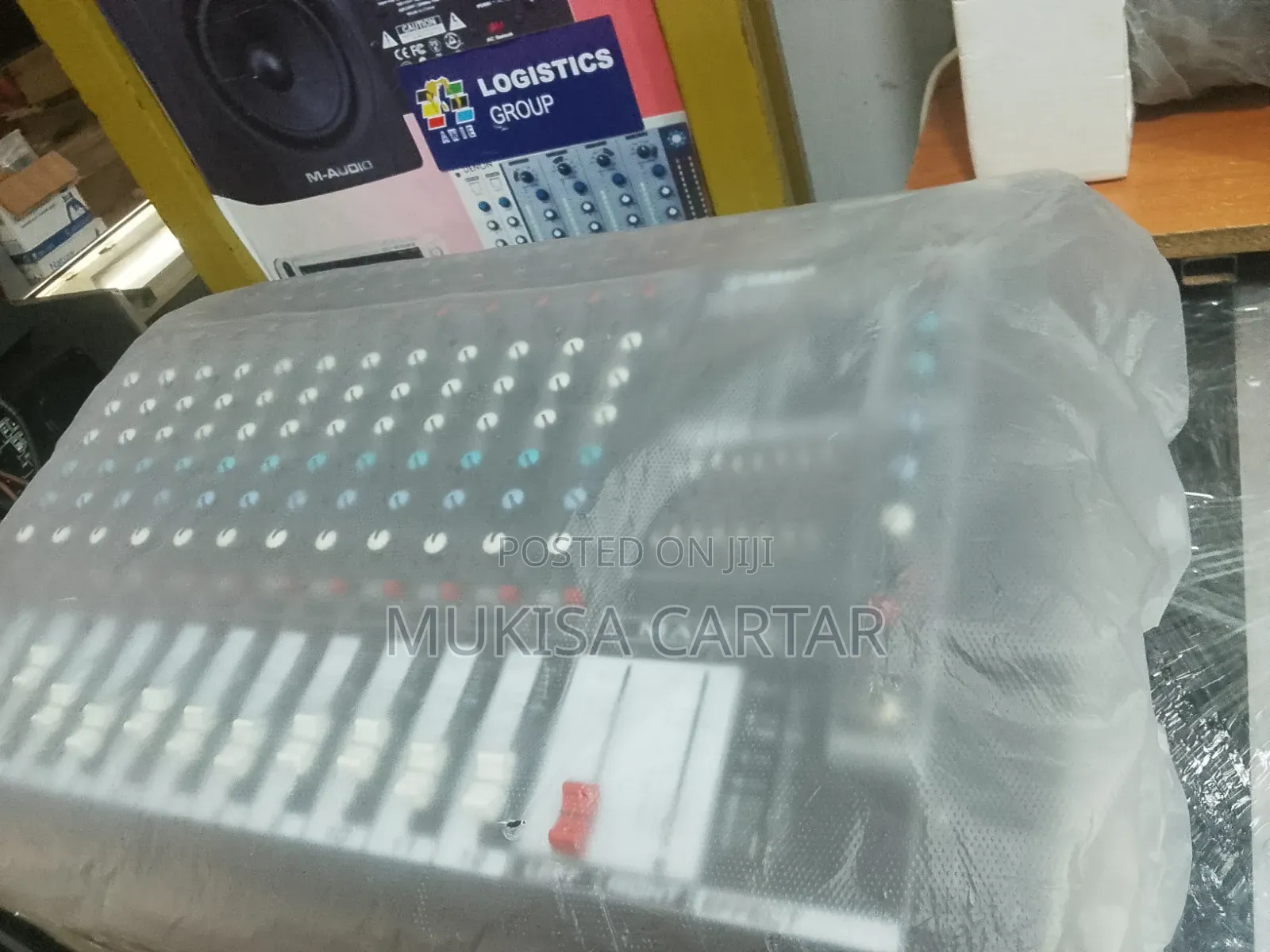 Yamaha Mixer Console%