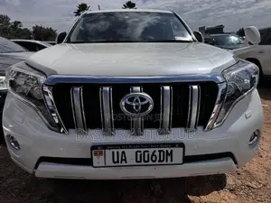Toyota Land Cruiser Prado 2017 White