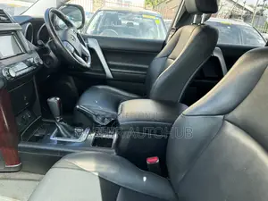 Toyota Land Cruiser Prado 2017 White