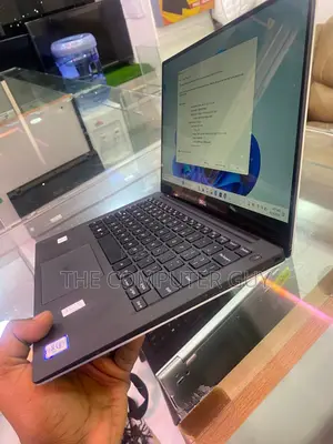 New Laptop Dell XPS 12 9250 8GB Intel Core i5 SSD 256GB