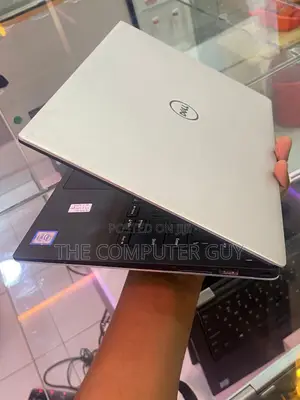 New Laptop Dell XPS 12 9250 8GB Intel Core i5 SSD 256GB