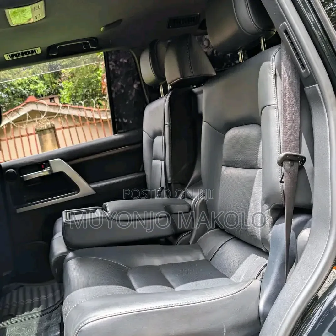 Toyota Land Cruiser 2017 Black