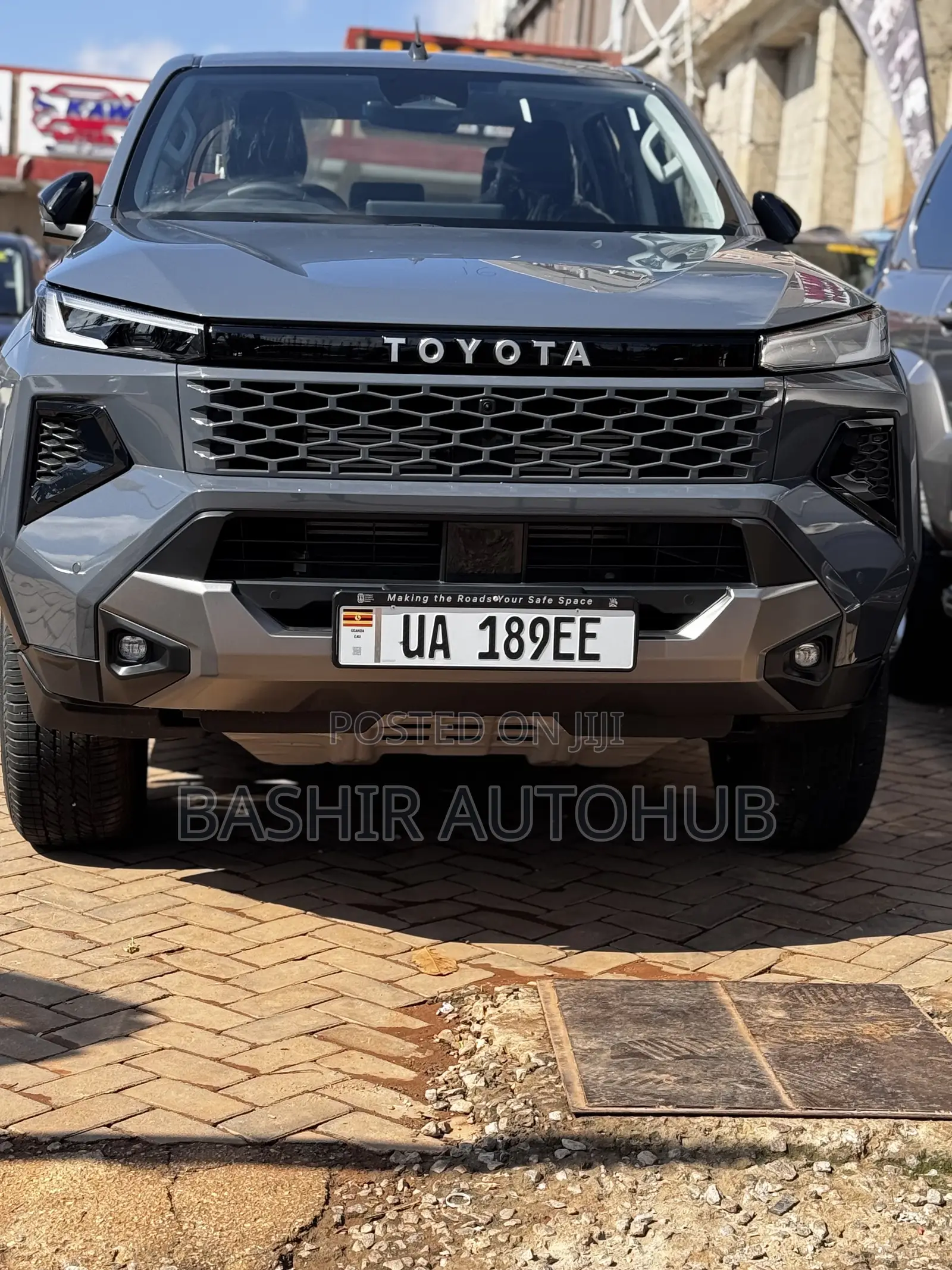 New Toyota Hilux 2025 Gray