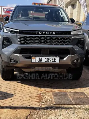 New Toyota Hilux 2025 Gray