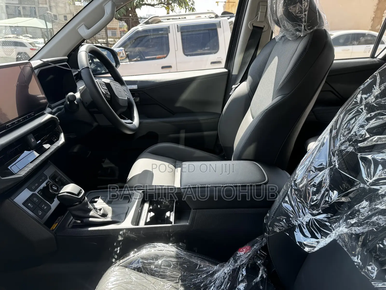 New Toyota Hilux 2025 Gray