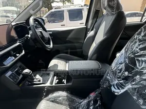 New Toyota Hilux 2025 Gray