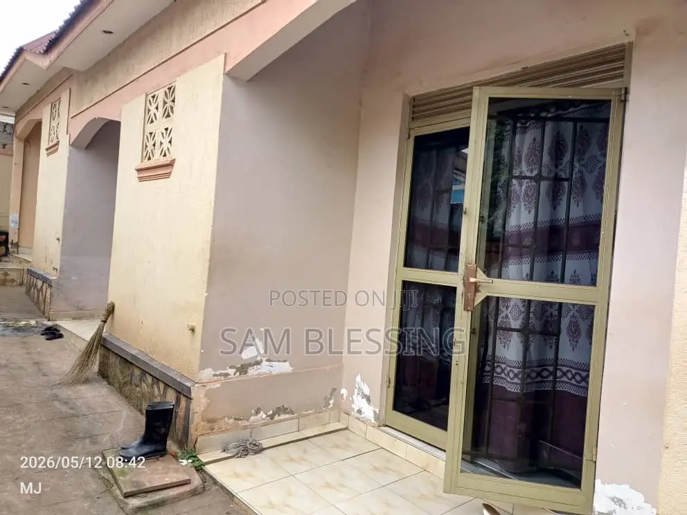 3bdrm Duplex in Bulenga, Central Division for sale