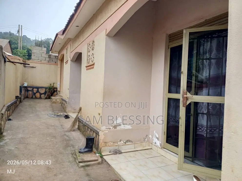 3bdrm Duplex in Bulenga, Central Division for sale