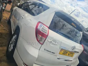 Toyota Vanguard 2009 White