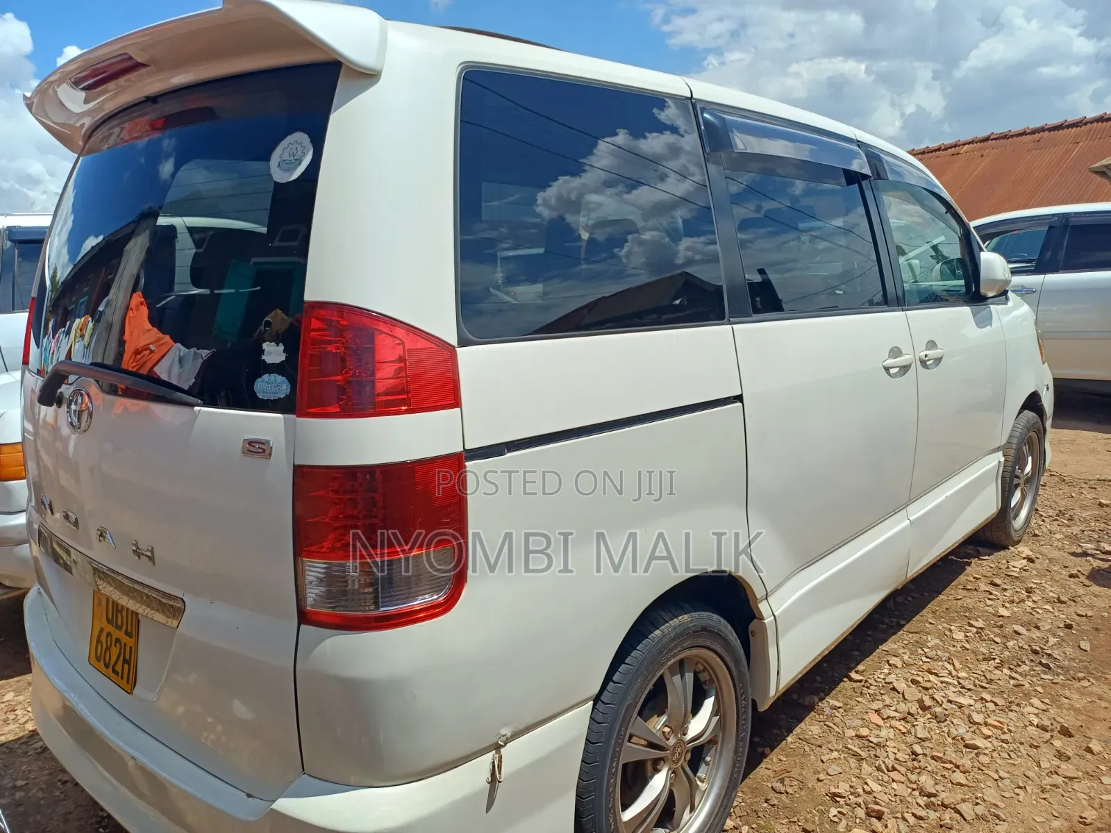 Toyota Noah 2.0 FWD (8 Seater) 2005 Pearl