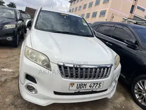 Toyota Vanguard 2010 White