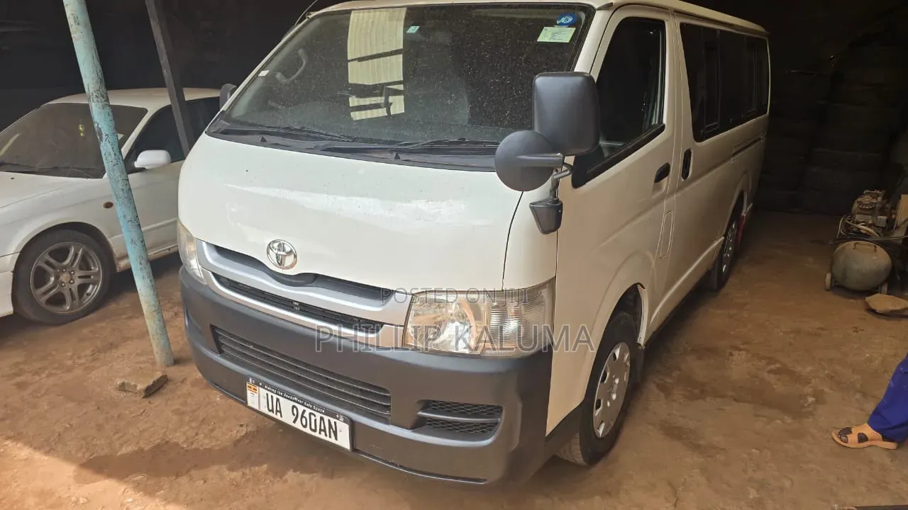 Toyota HiAce 2010 White