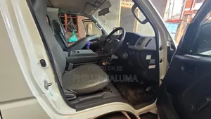 Toyota HiAce 2010 White