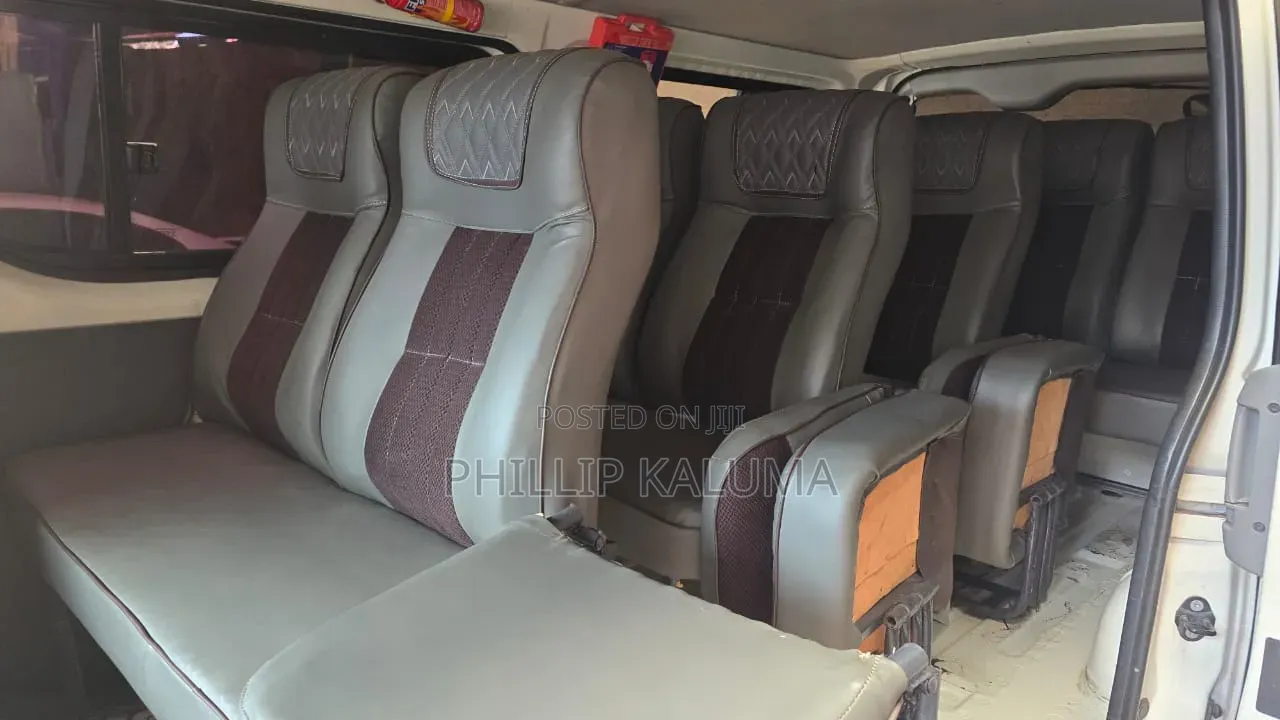 Toyota HiAce 2010 White