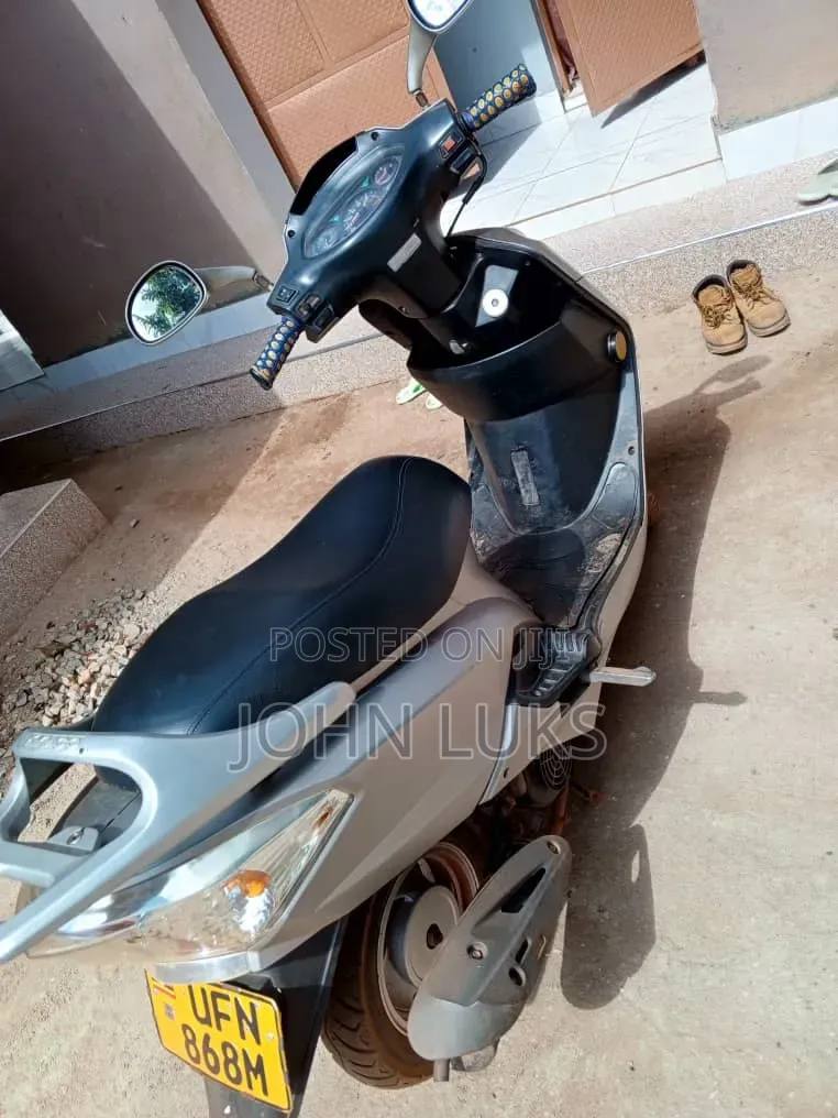 Kymco 2000 Silver