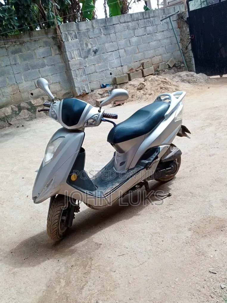 Kymco 2000 Silver