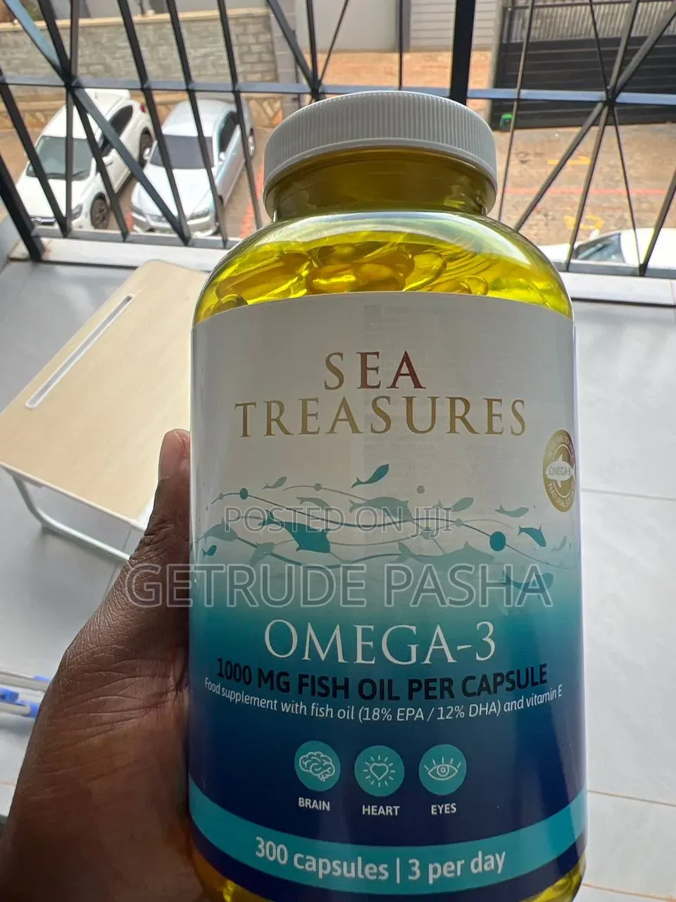 Omega-3 Fish Oil Capsules.(1000mg Fish Oil Per Capsule)