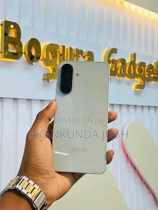 New Samsung Galaxy A56 256 GB Green
