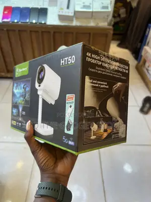 Smartbarry Ht50, a Portable Smart Projector.