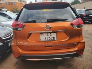 Nissan X-Trail 2017 Gold