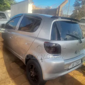 Toyota Vitz 2012 White