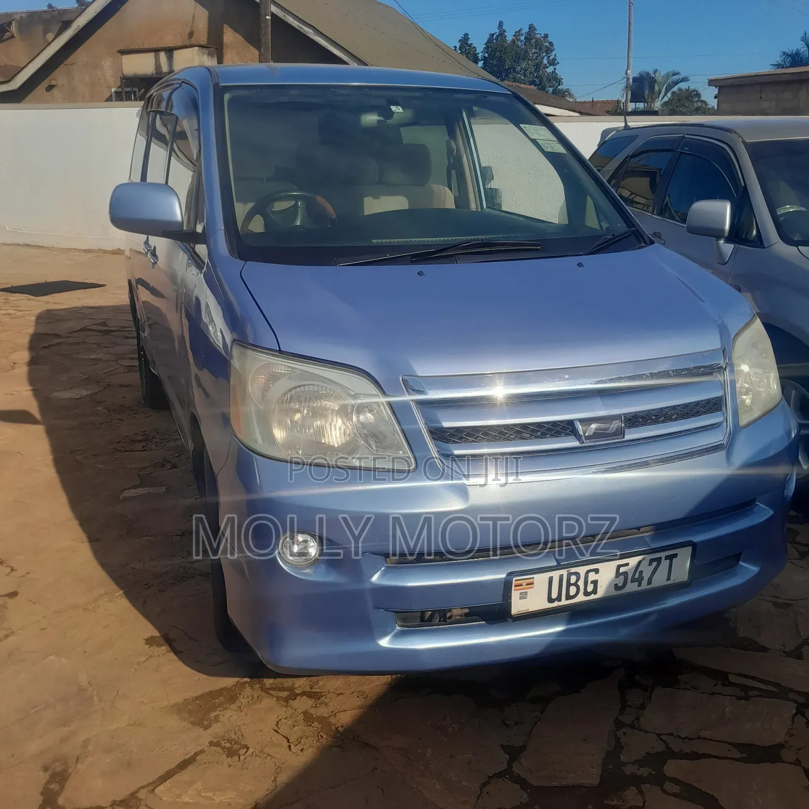 Toyota Noah 2013 Blue