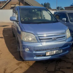 Toyota Noah 2013 Blue