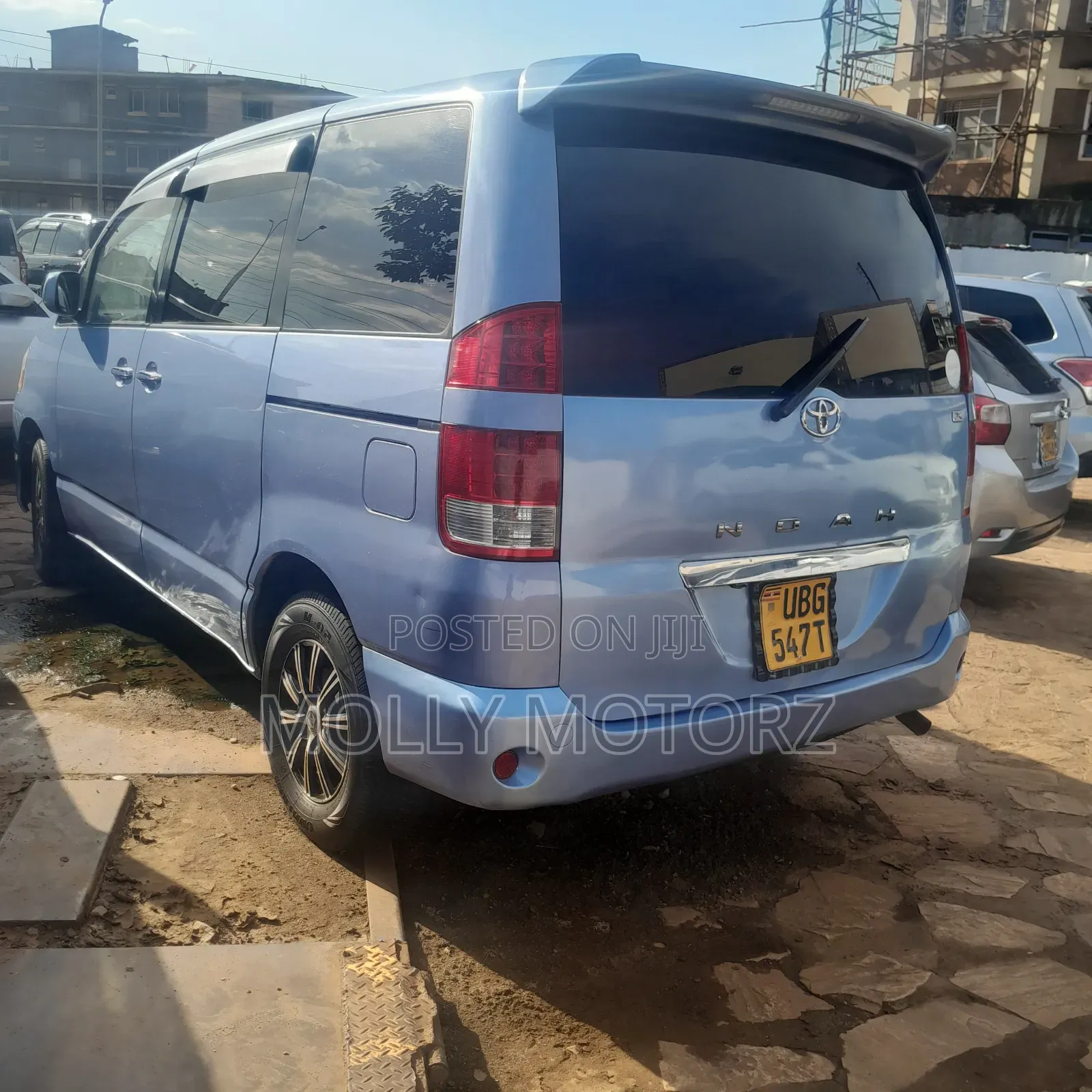 Toyota Noah 2013 Blue