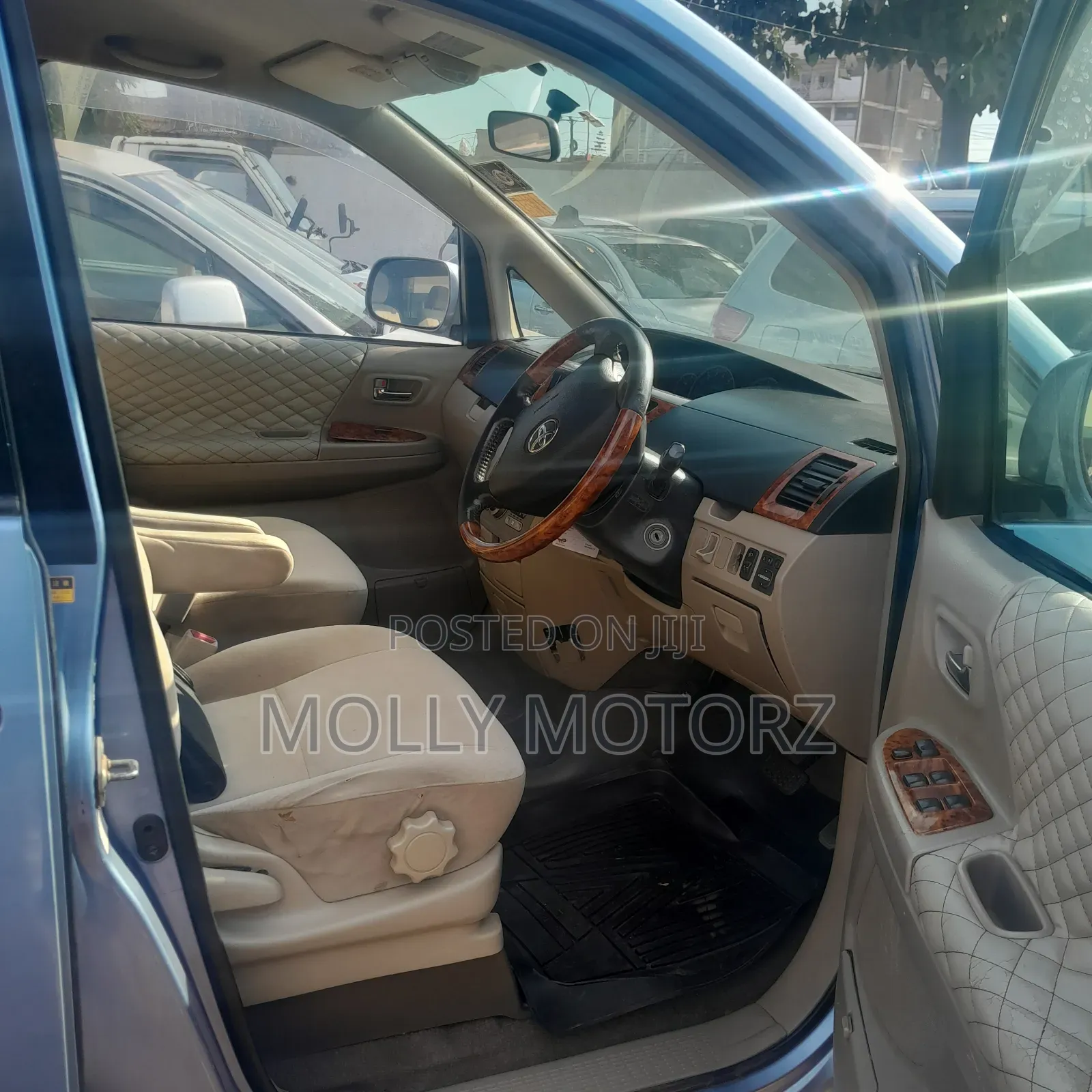 Toyota Noah 2013 Blue