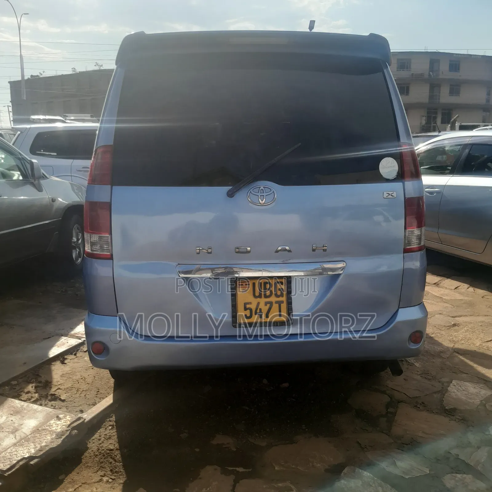 Toyota Noah 2013 Blue