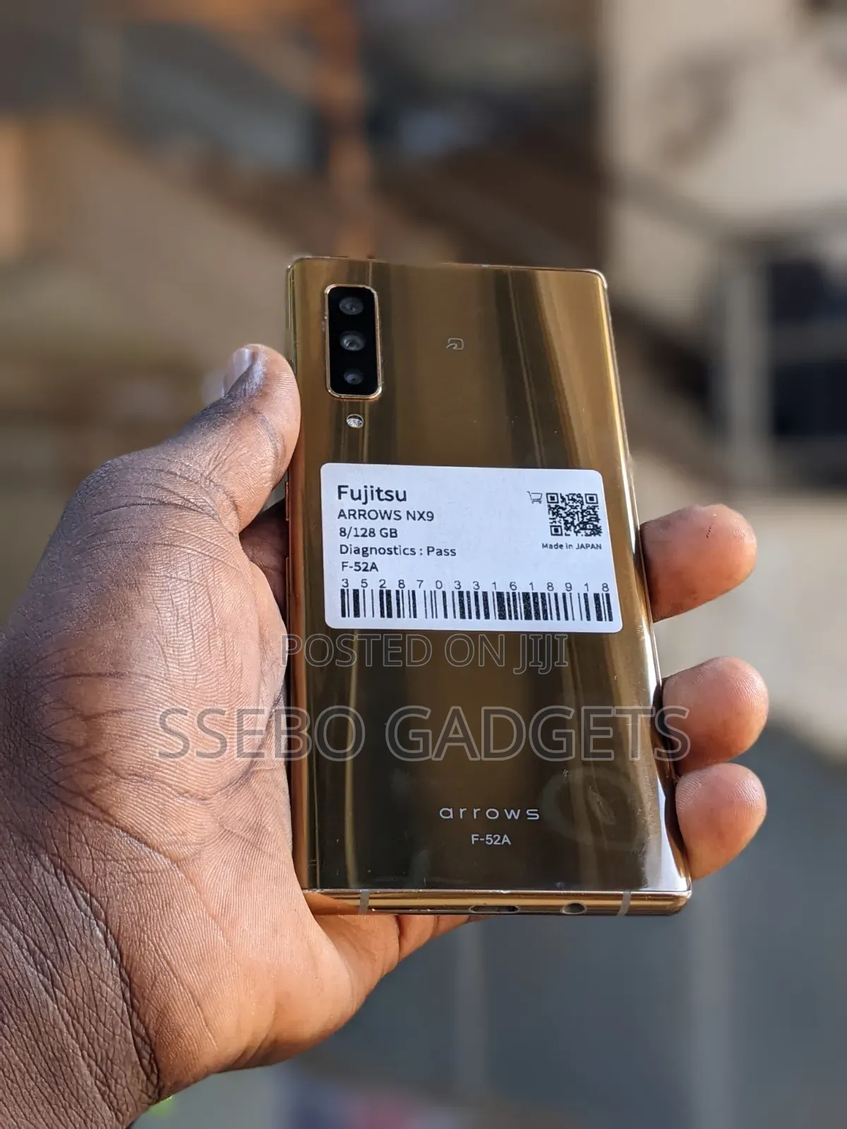 Fujitsu Arrows NX9 F-52A 128 GB Gold