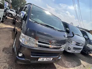 Toyota HiAce 2015 Black