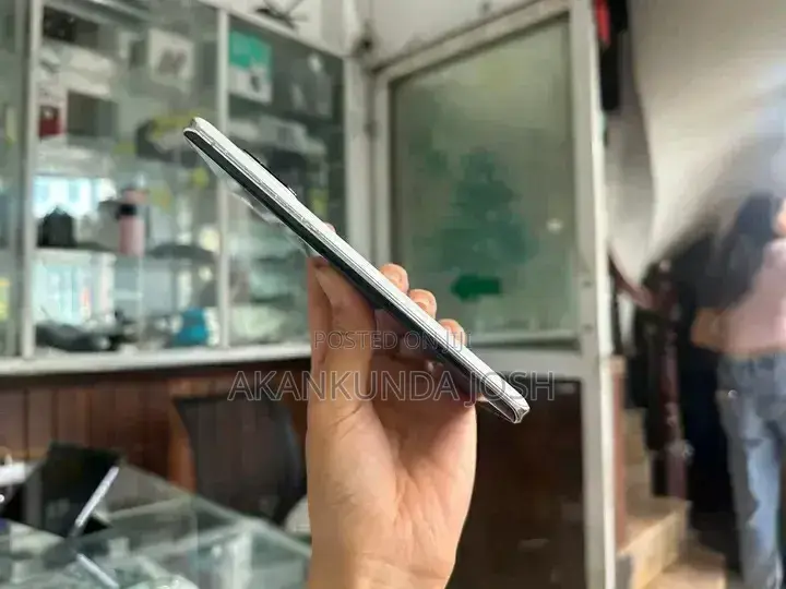 Sharp Aquos R6 128 GB Silver