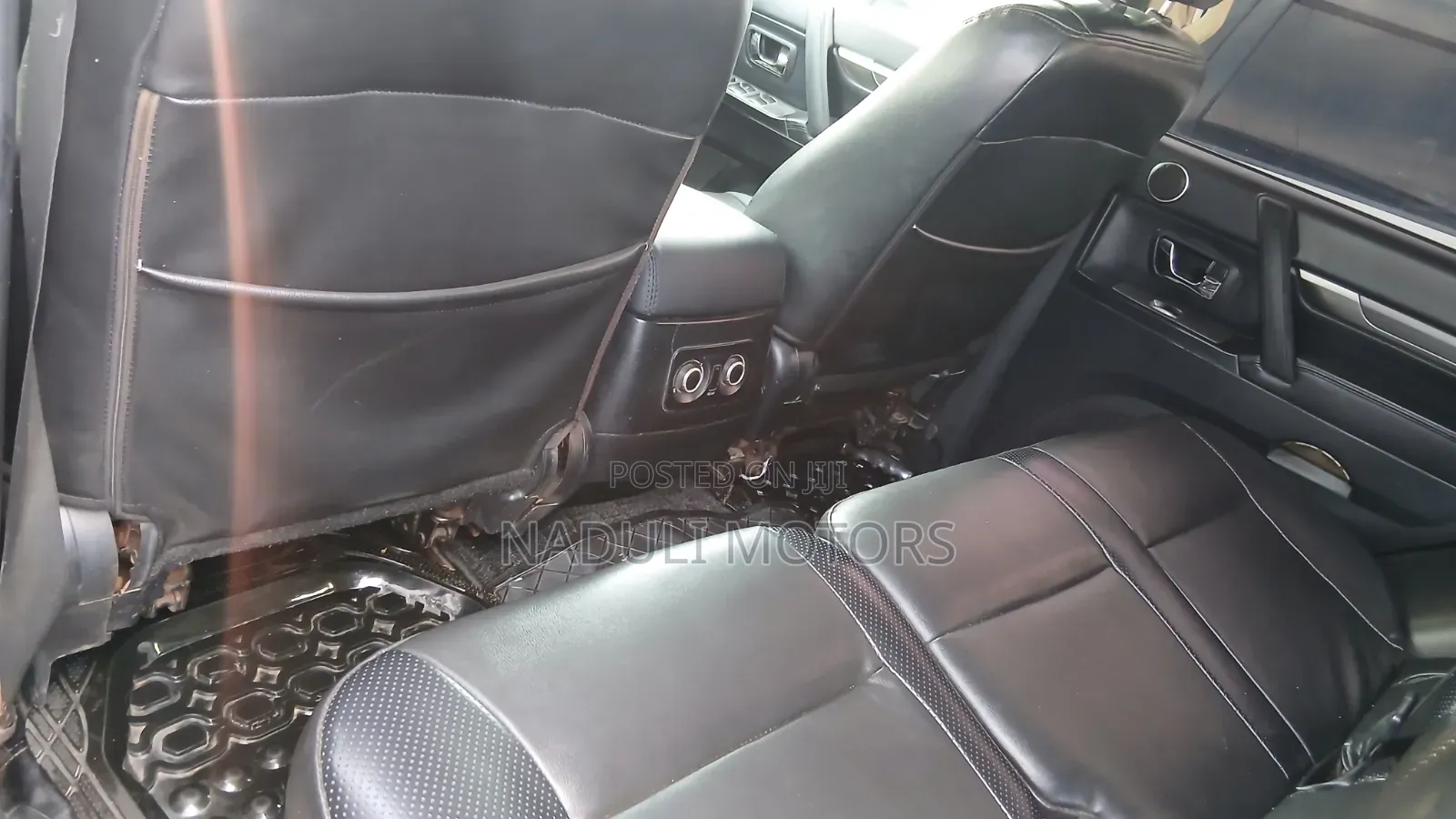 Mitsubishi Pajero 2011 Silver