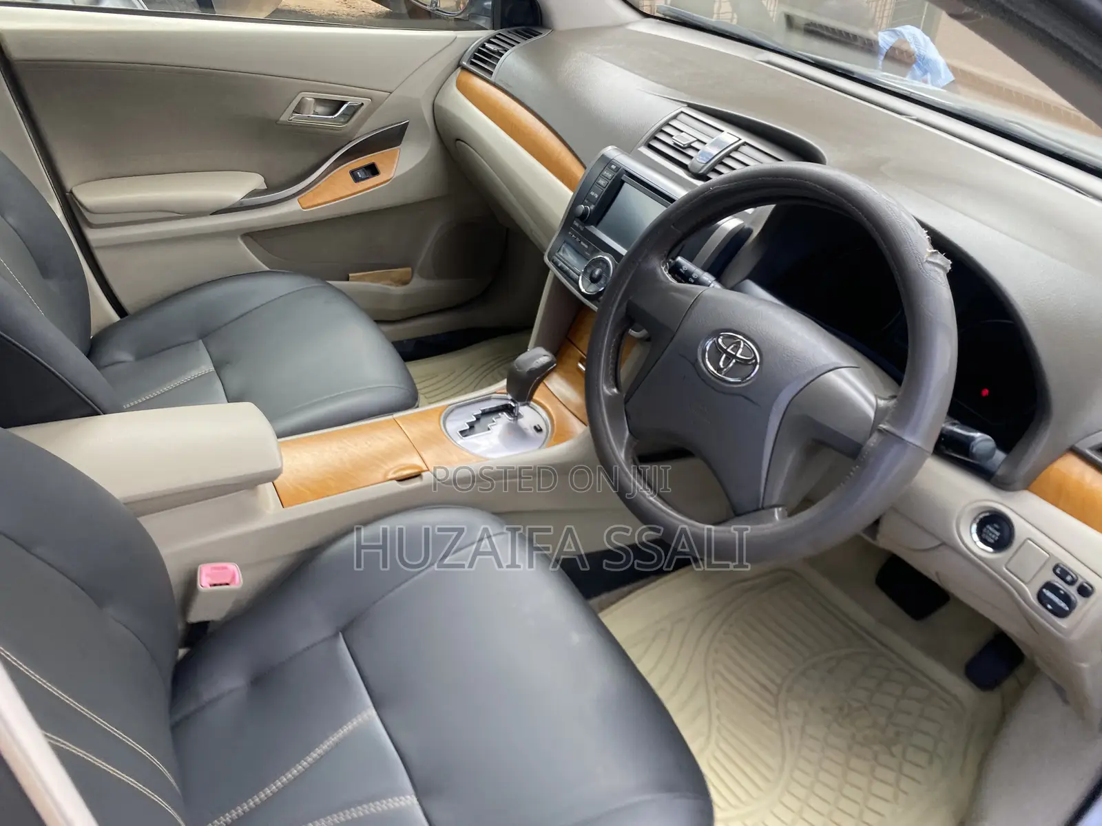 Toyota Premio 2010 Silver