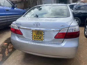 Toyota Premio 2010 Silver