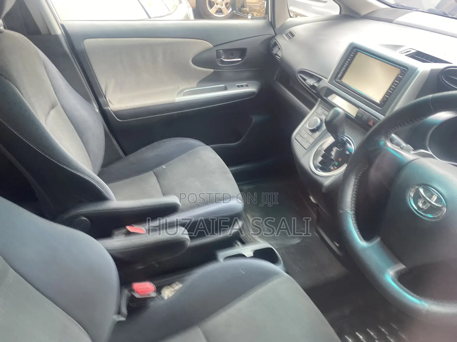Toyota Wish 2012 Silver