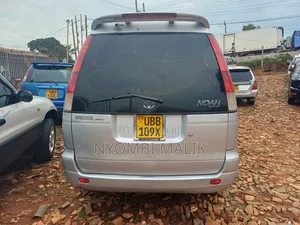 Toyota Noah 2001 Silver