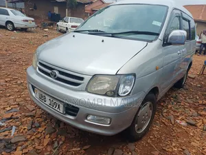 Toyota Noah 2001 Silver