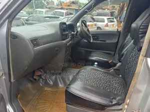 Toyota Noah 2001 Silver
