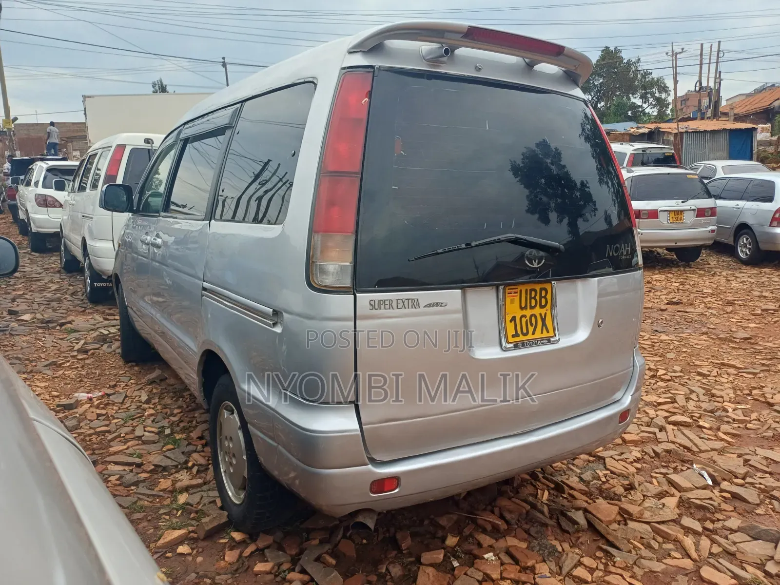 Toyota Noah 2001 Silver