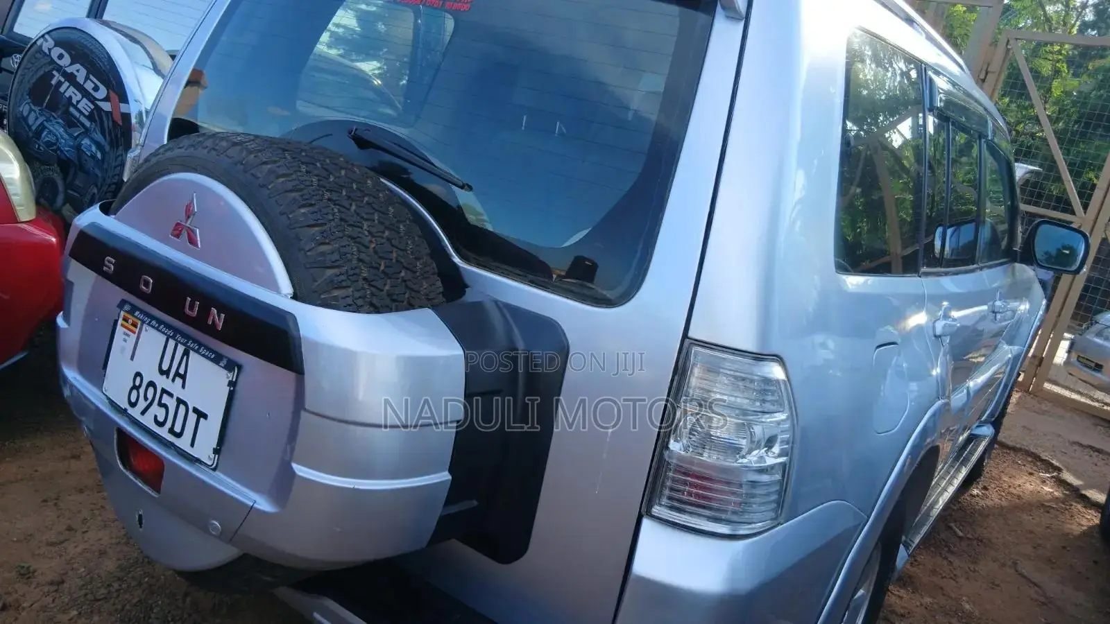 Mitsubishi Pajero 2011 Silver