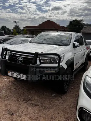 Toyota Hilux SR5 4x4 2018 White
