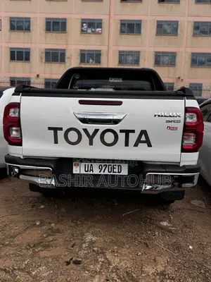 Toyota Hilux SR5 4x4 2018 White