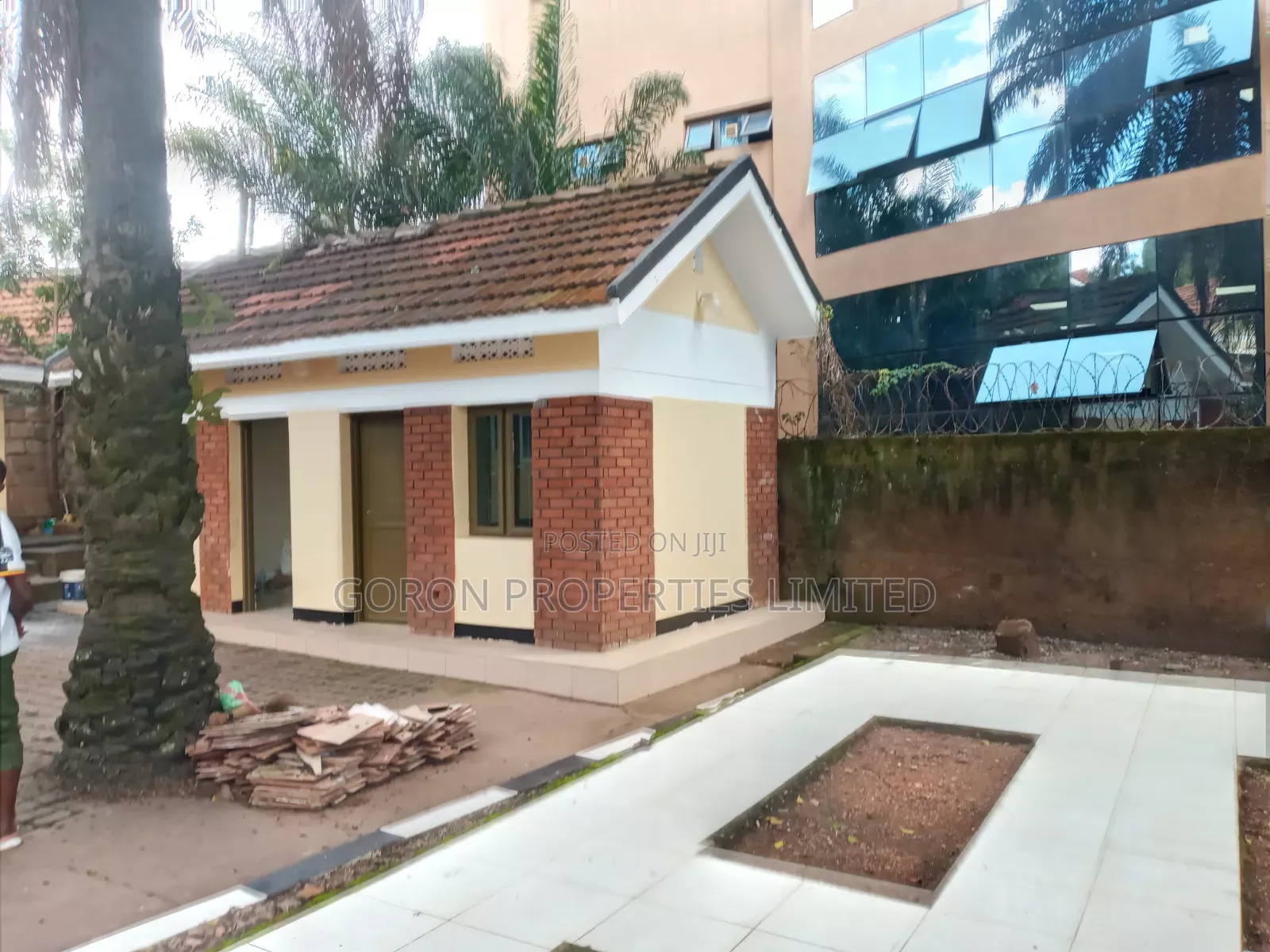 3bdrm Bungalow in Kololo Estate, Central Division for rent
