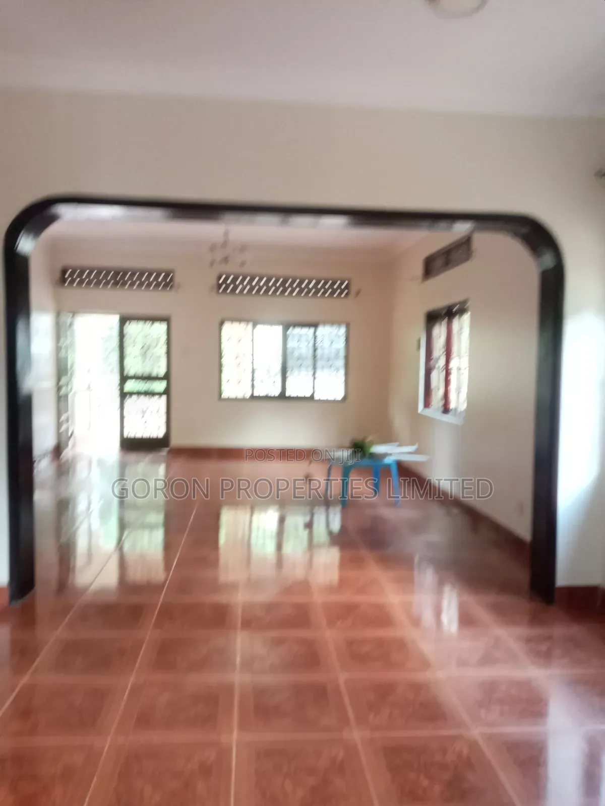 3bdrm Bungalow in Kololo Estate, Central Division for rent